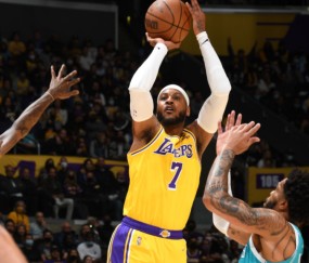 圣安东尼奥马刺训练开放日，转会期回应争议引欢呼，欧超杯在即，更衣室氛围转暖的简单介绍-开云体育app